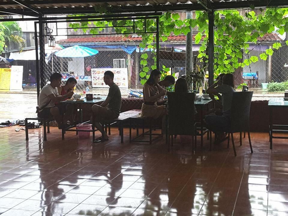 Army Barracks Guesthouse Vang Vieng Exterior foto
