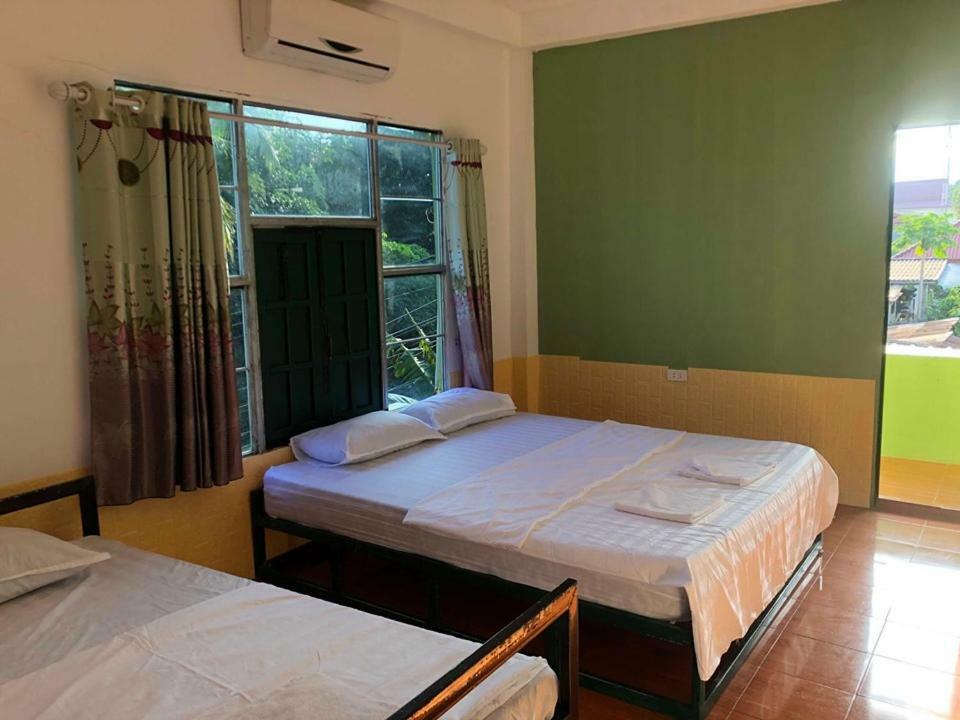 Army Barracks Guesthouse Vang Vieng Exterior foto