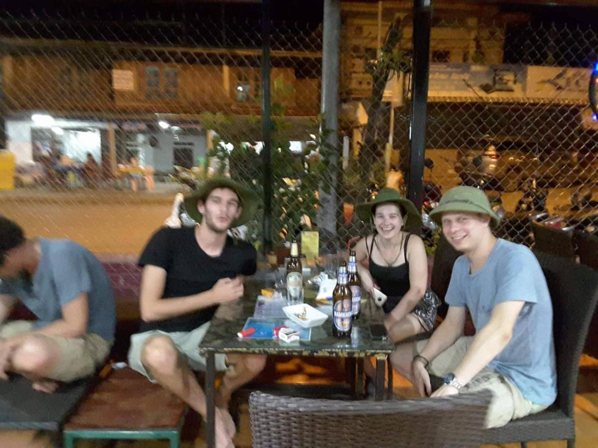 Army Barracks Guesthouse Vang Vieng Exterior foto