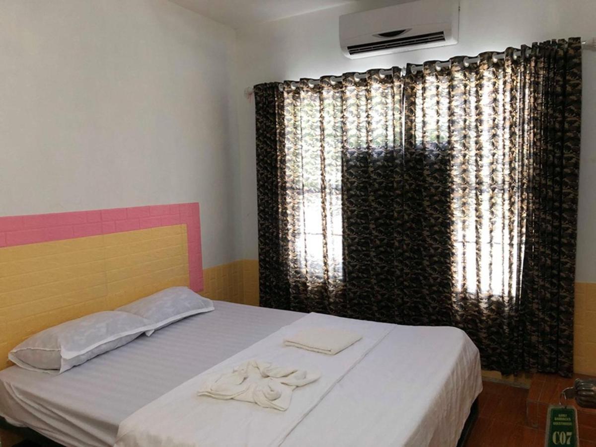Army Barracks Guesthouse Vang Vieng Exterior foto