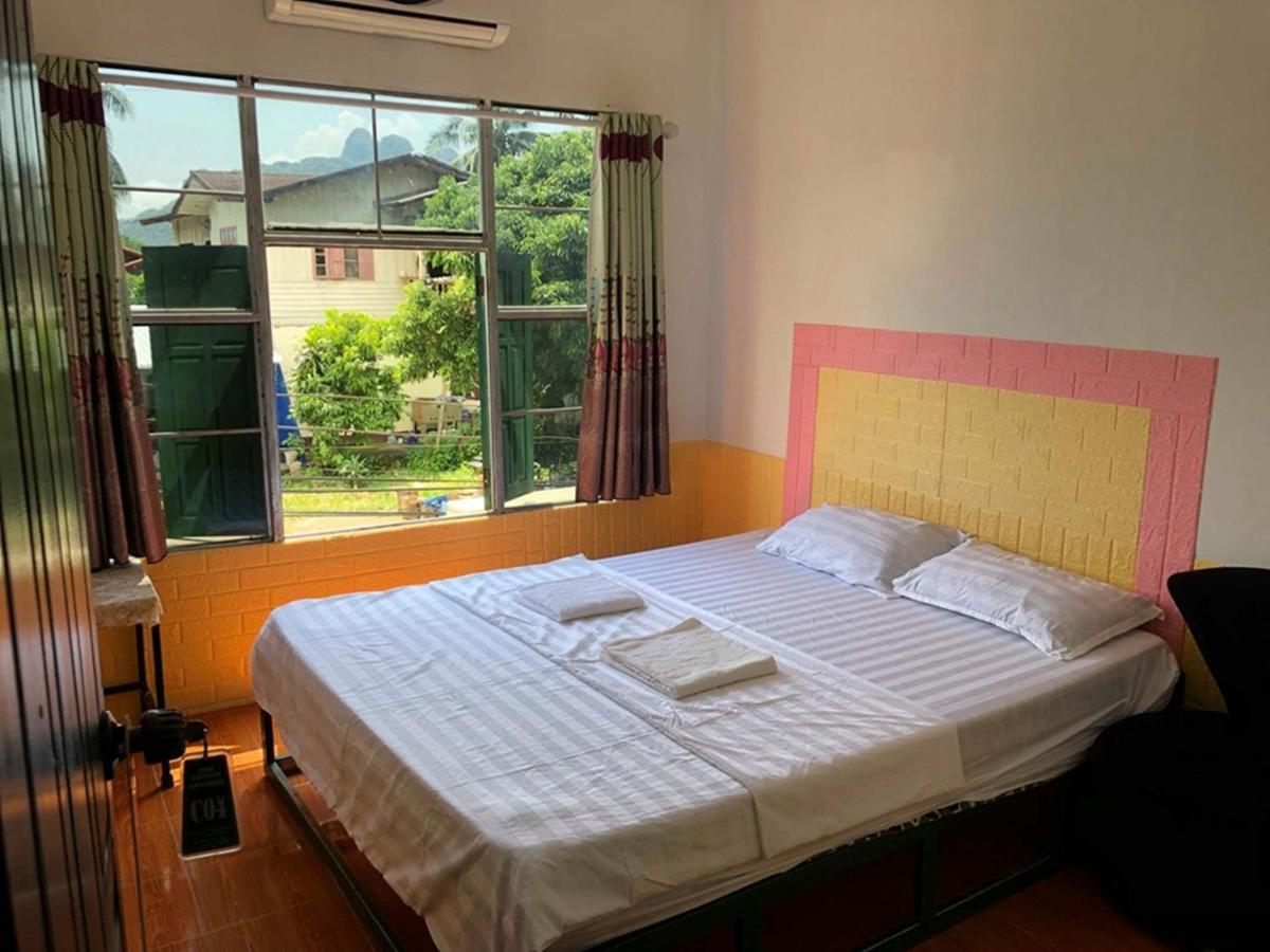 Army Barracks Guesthouse Vang Vieng Exterior foto