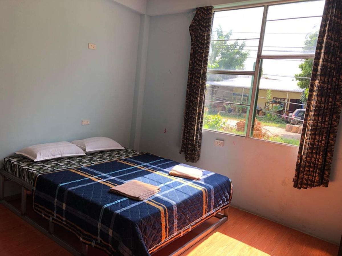 Army Barracks Guesthouse Vang Vieng Exterior foto